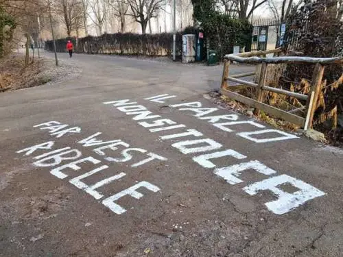 La sala comunale concessa agli "imbrattatori" di Baggio