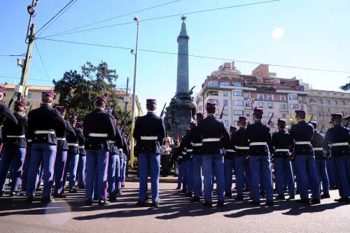 Il basco, nuove divise spray e manganello, ecco la polizia regionale