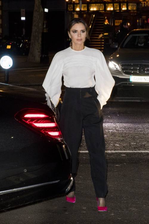 Victoria Beckham nega ritocchini estetici: "So invecchiare con stile"
