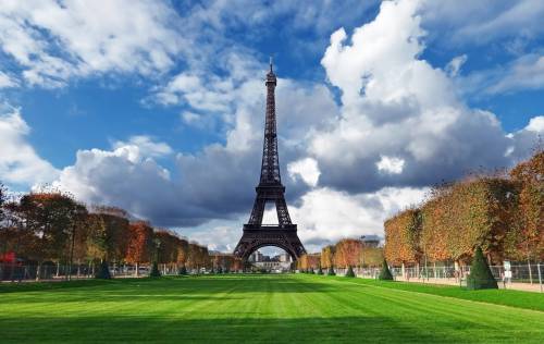 Parigi è "impresentabile e sporca", così il Guardian demolisce la capitale francese