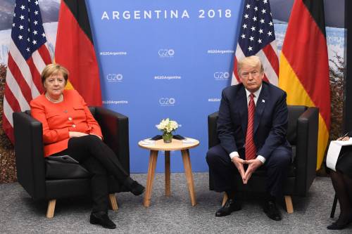 L’attacco della Germania a Trump: "Ambasciatore non più gradito"