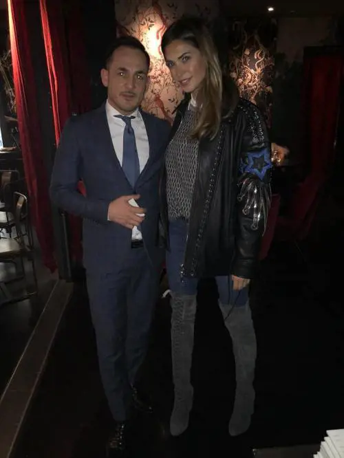Melissa Satta avvistata al Kowa, cena da single per sole donne