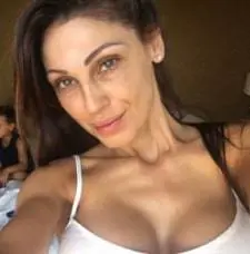 Anna Tatangelo acqua e sapone: "Irriconoscibile"