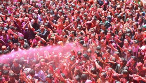In India inizia l'Holi Festival 