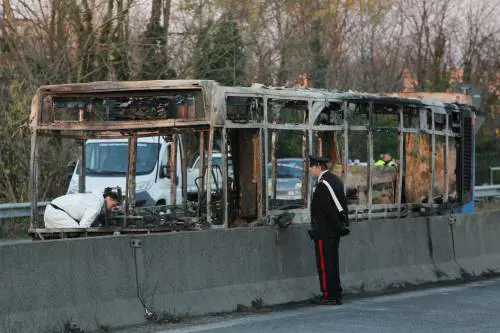 Le falle nella sicurezza: così il senegalese era alla guida del bus