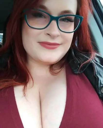 Asstyn Martyn, da impiegata a pornostar curvy