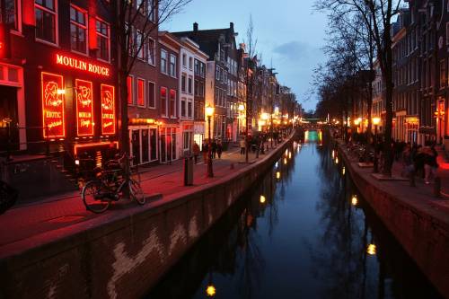 Stop alle visite guidate nei quartieri a luci rosse ​in centro ad Amsterdam