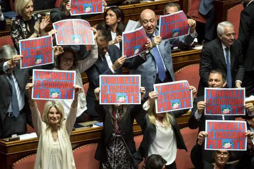 Tra "manette" e Google, scoppia la bagarre in Senato