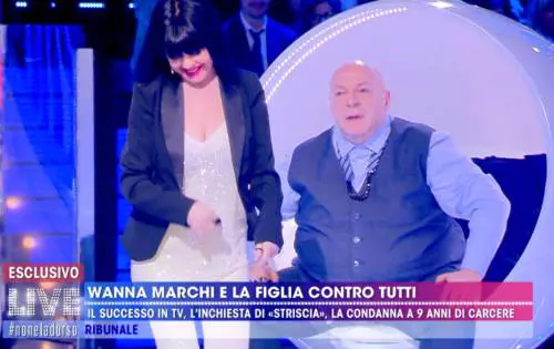 Platinette a Wanna Marchi: "Sono un vostro cliente di antica data"