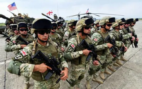 La Nato si schiera in Georgia. E adesso provoca la Russia