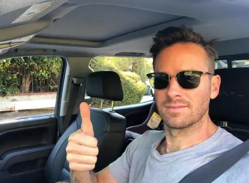 Armie Hammer: "Dopo Chiamami col tuo nome non ho più mangiato pesche"