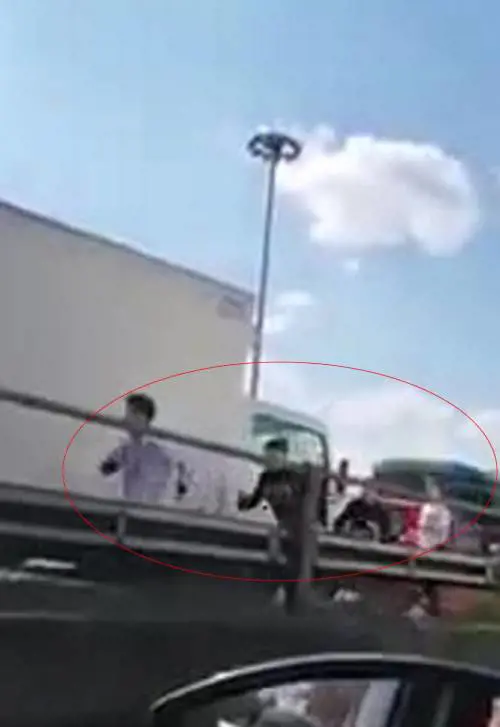 "Non è un film questo..." La telefonata al 112 dal bimbo sequestrato sul bus