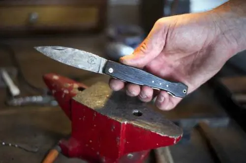 Madre è gelosa della figlia e le taglia la gola. ​Aveva solo 3 settimane