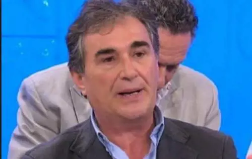 Maria De Filippi furiosa: Gianbattista cacciato dal trono over