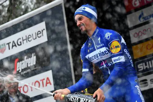 Il francese Alaphilippe vince la Milano-Sanremo