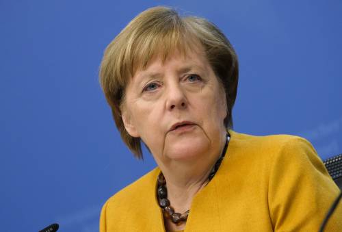 La Merkel salva le sue banche, mentre all'Italia è stato negato