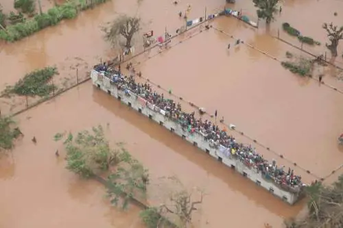 Mozambico in ginocchio, le comboniane italiane: "Distrutti interi quartieri"