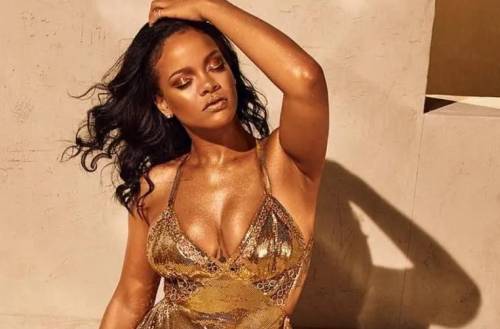Rihanna sexy su Instagram lancia la sua linea beauty in stile Golden Eye