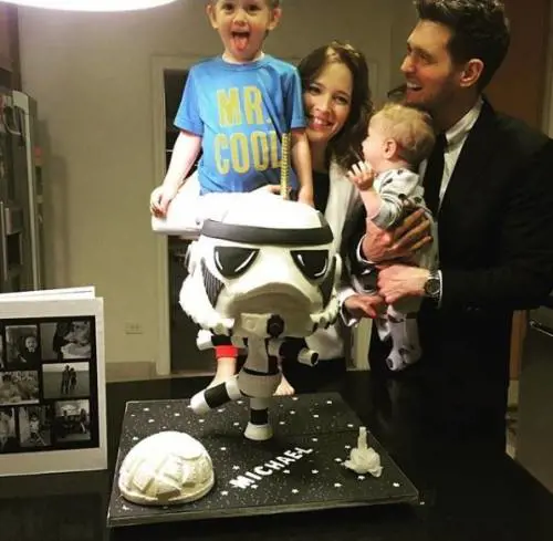 Michael Bublé: "Il mio lavoro vale zero davanti alla famiglia"