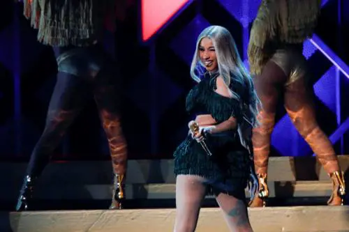 Cardi B deposita il marchio Okurrr
