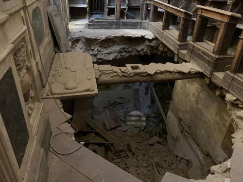Napoli, crolla il pavimento della chiesa degli Incurabili