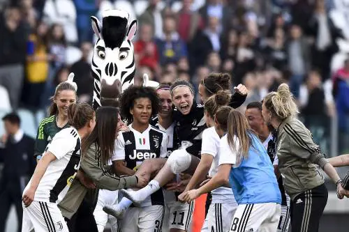 Che bellezza il calcio delle donne
