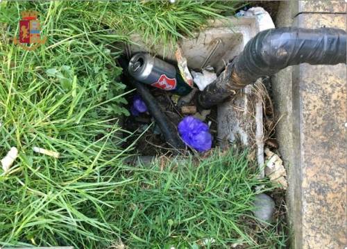 Gallarate: denunciato spacciatore, nascondeva la droga in un tombino