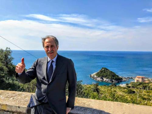 Il boom del centrodestra: i delusi lasciano Pd e M5S