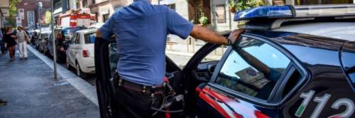 Roma, cittadino della Guinea aggredisce due ragazzi e morde un agente