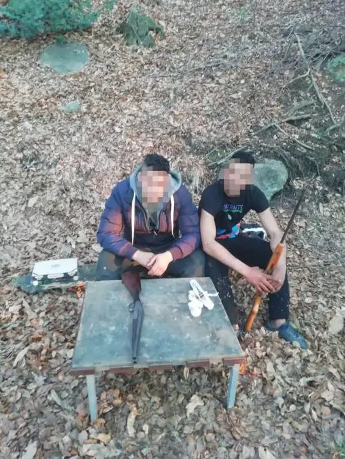 Sei arresti: incastrati dai selfie con armi e droga