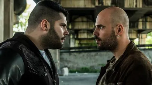 Il bar del set di Gomorra beccato a rubare la corrente dalla rete pubblica