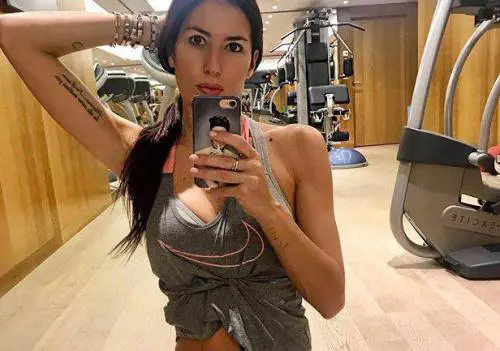 Elisabetta Gregoraci in slip e reggiseno a Made in Sud