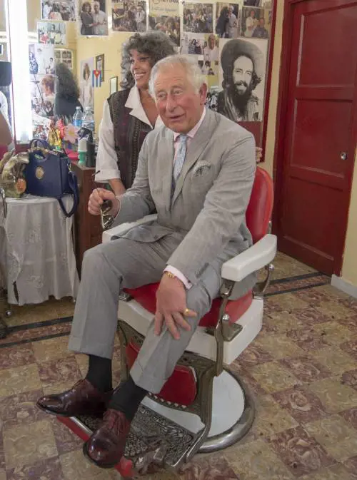 Il Principe Carlo e Camilla felici nel cuore dell'Havana 