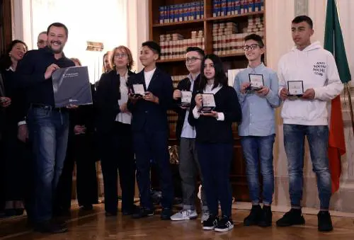 Oggi il "Sigillo longobardo" agli studenti eroi del bus