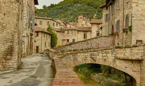 Gubbio, uccide il marito con un coltello da cucina poi chiama il 112 