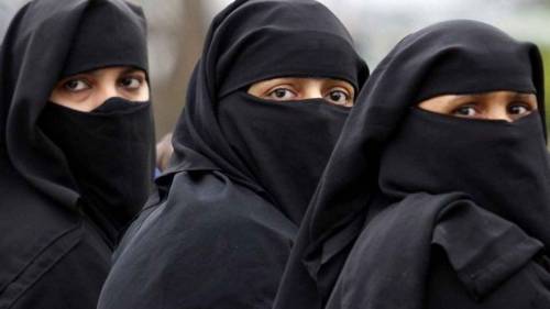 La riscossa delle donne musulmane: la moda delle dj con il velo