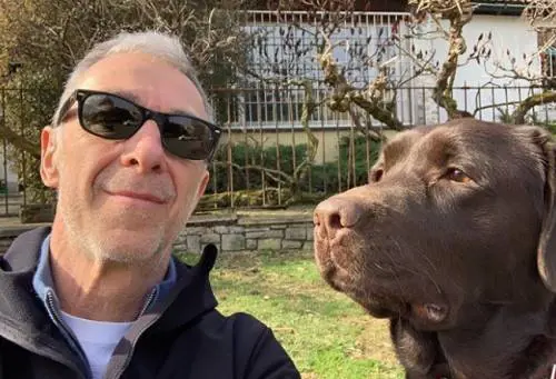 Dj Linus a dieta (insieme al suo cane): "Sembro vecchio e ho le gambe grosse”
