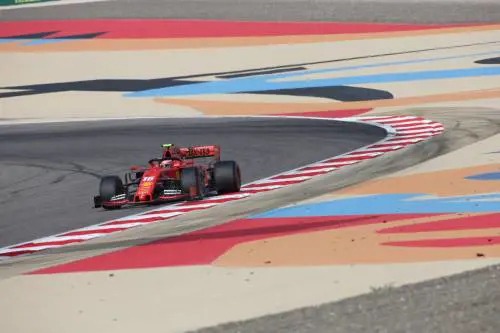 Formula Uno, la Ferrari vola in Bahrain: prima pole in carriera per Leclerc