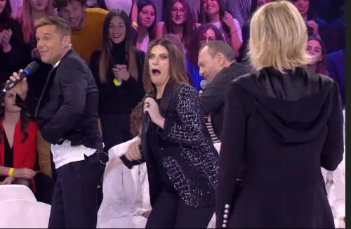 Amici, Laura Pausini sbotta e diverte: "Sono cafona"