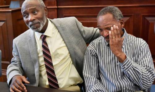 Florida, rilasciati dopo 43 anni di carcere: "Non hanno commesso omicidio"