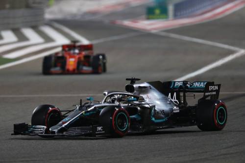 Formula Uno, sfortuna Ferrari: vince Hamilton davanti a Bottas. Terzo Leclerc