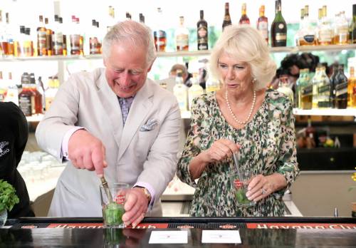 Camilla Parker Bowles e il Principe Carlo: le foto nei Caraibi