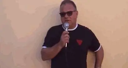 Arbitro donna insultata da un allenatore: "O in cucina o le pulizie"