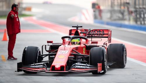Formula Uno, Mick Schumacher in pista con la SF90 in Bahrain