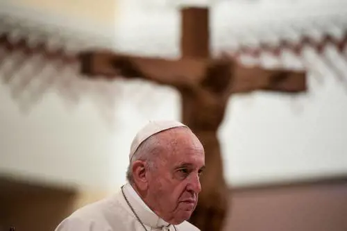 Migranti, il Papa attacca ancora: "La politica sfrutta la xenofobia"
