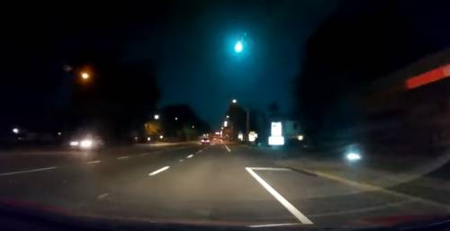 Una meteora attraversa il cielo in Florida ​e lo illumina di verde