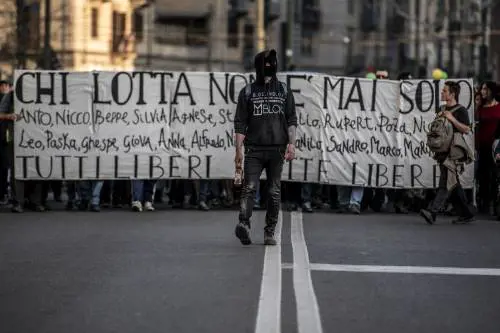 G20, allarme black bloc: Lamorgese blinda le frontiere