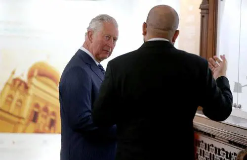 Il Principe Carlo in visita al British Muslim Heritage Centre