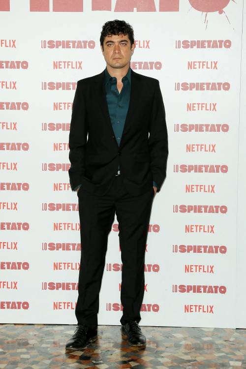 "Lo spietato": il cast per la presentazione del nuovo film Netflix