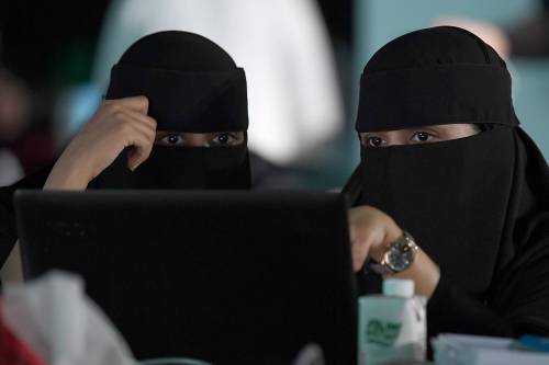 Essere donne in Arabia Saudita: dove la legge vieta di decidere